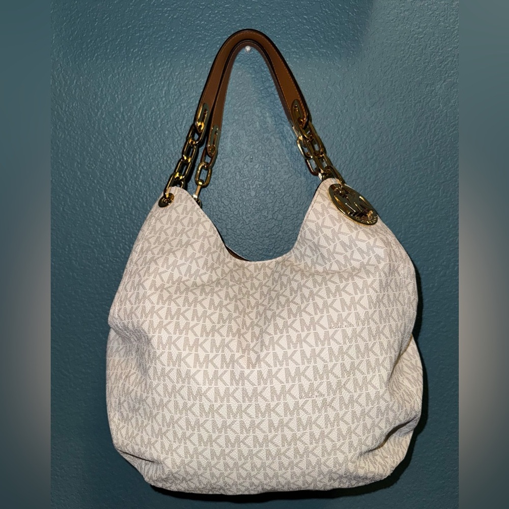 Michael Kors Jet Set Large Chain Shoulder Tote – Vanilla MK Signature